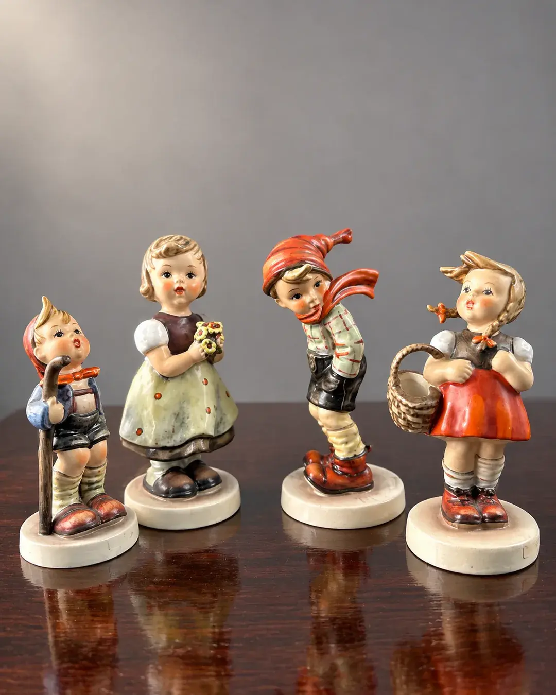 Goebel Hummel – 4 Parçalık "Çocuk Figürleri" Porselen Biblo Koleksiyonu (W. Germany)