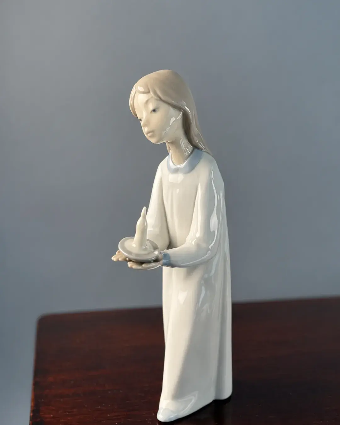 Lladró Orijinal Koleksiyon Parçası-Girl with Candle (Mum Taşıyan Kız Çocuk)